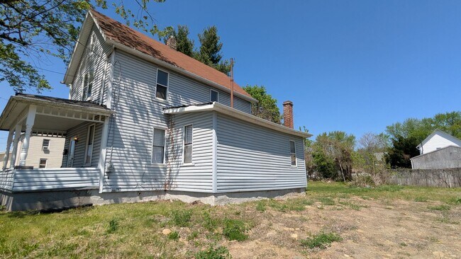Building Photo - Charming 3-bedroom, 1-bath home in Canton