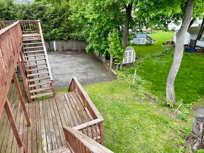 Building Photo - 18 Japonica St