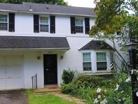 Building Photo - 233 Forrest Ave