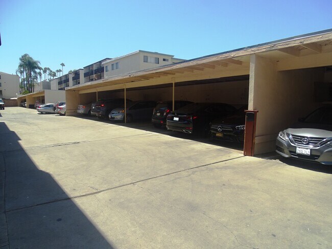 Building Photo - 5403 Newcastle Ave