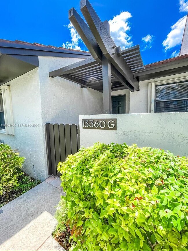 Building Photo - 13360 SW 89th Terrace