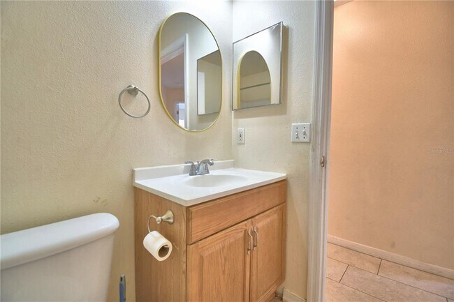 Building Photo - 1060 Dudley Dr