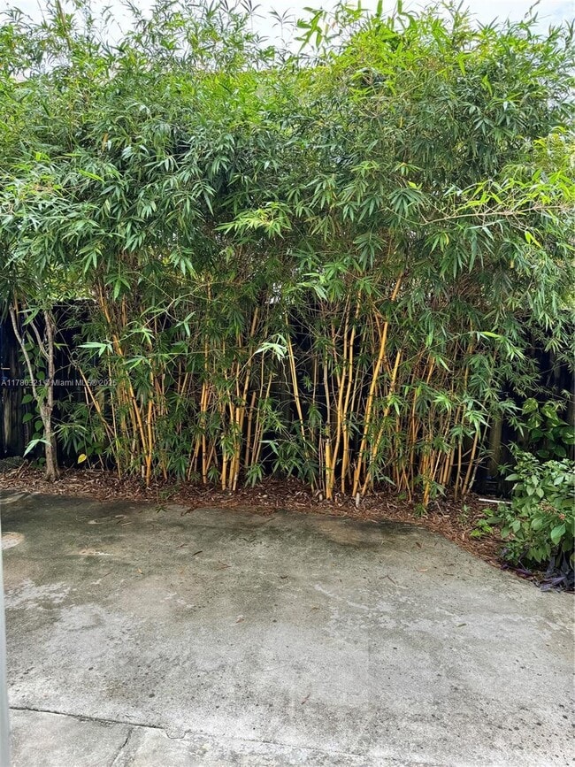 Building Photo - 3 bedroom in North Miami Beach FL 33181