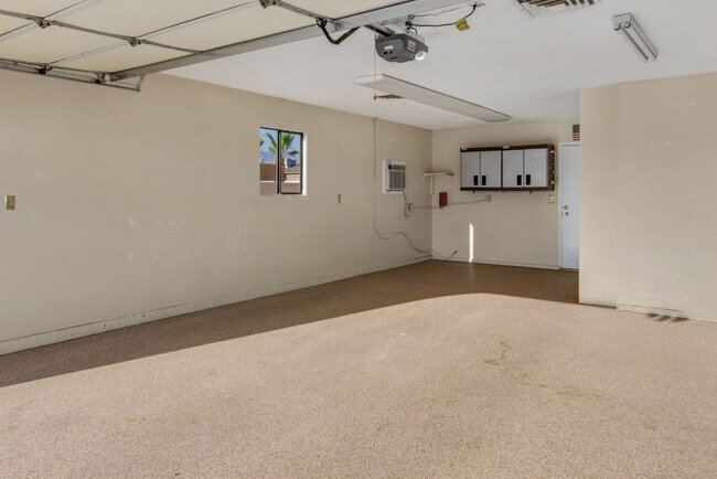 Building Photo - 212 Coral Dr