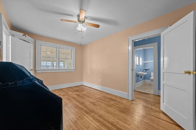 Building Photo - 503 E 5th St