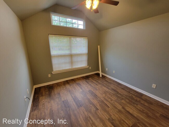 Building Photo - 4 br, 2 bath House - 4054 Olive Tree