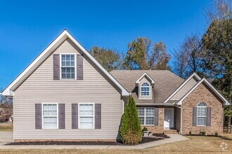 Building Photo - 220 Gatewood Dr