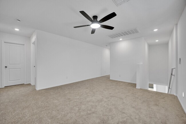 Building Photo - 6082 S Tomsik St