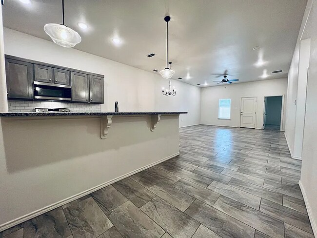 Building Photo - 5518 Kemper St