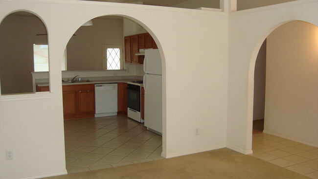 Building Photo - West El Paso 4 bed refrig A/C Home