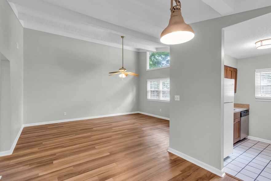 Building Photo - 6304 Timberline St