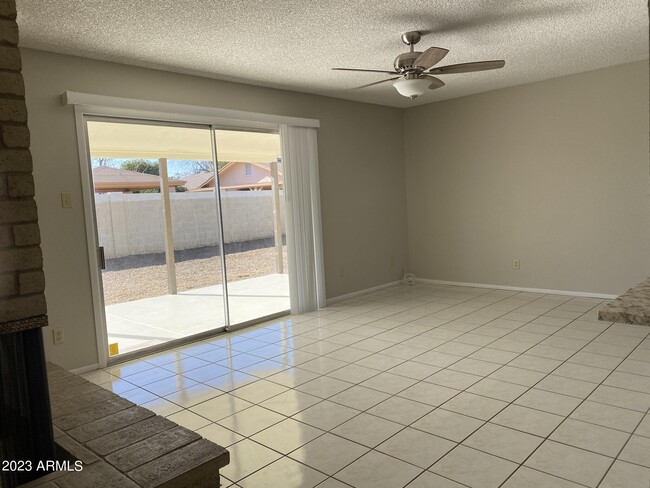 Building Photo - 3633 W Calavar Rd