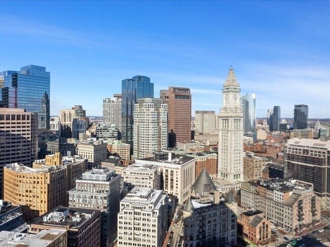 Building Photo - 65 E India Row