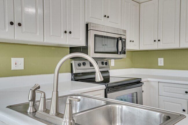 Building Photo - 4111 Eagle Nest Dr