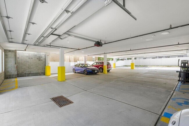 Building Photo - 306 Bergen Ave