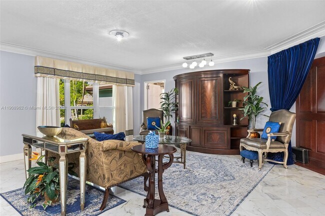 Building Photo - 70 Bay Colony Ln