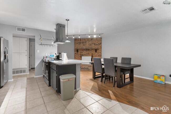 Building Photo - 4906 Colleen Dr