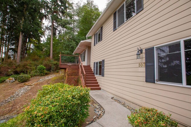 Building Photo - Beautiful Penn Cove View Home and Dog Frie...