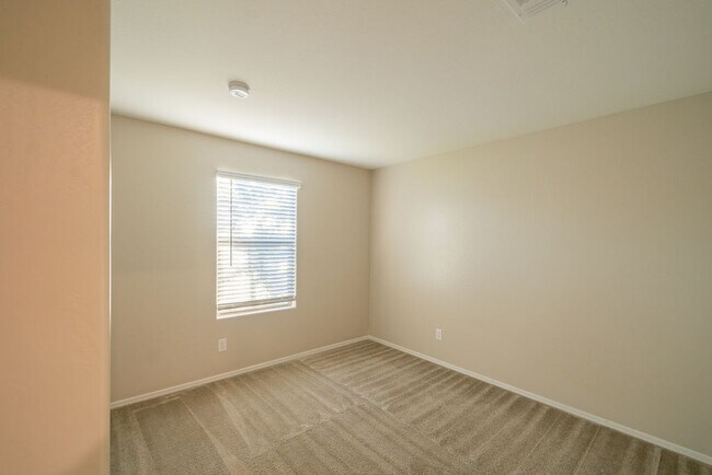 Building Photo - 26879 N 173rd Ln