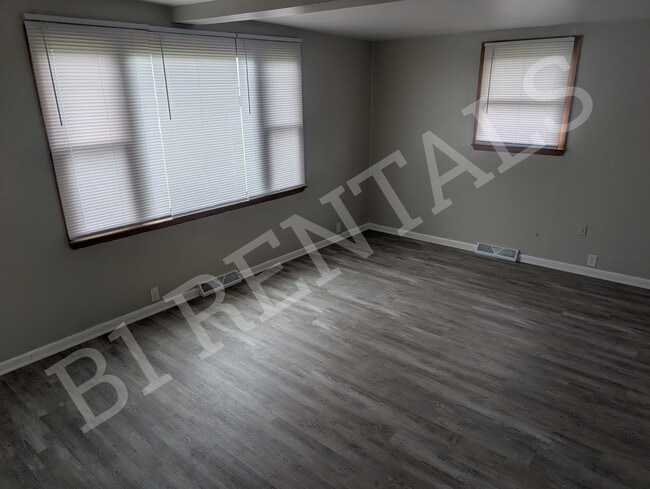 Building Photo - 1025 N Obrien St