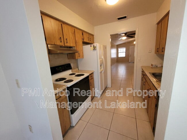 Building Photo - 968 Sunshine Way SW