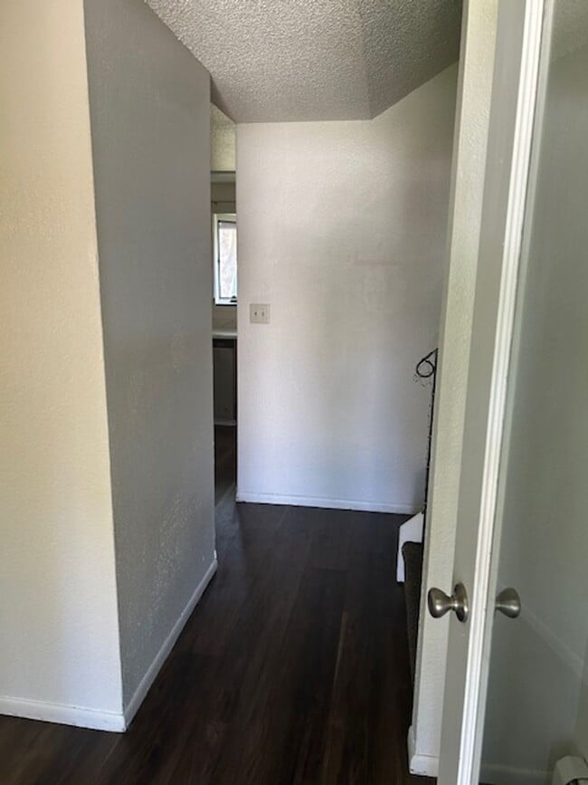 Building Photo - 2262 square foot 4/2.5/2 home