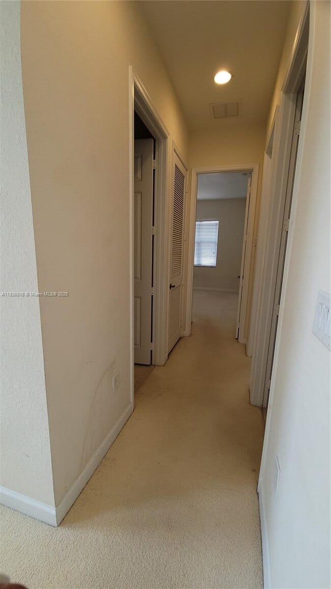 Building Photo - 6033 NW 118th Dr
