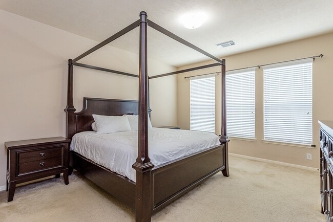 Building Photo - 4530 Hall Croft Chase Ln