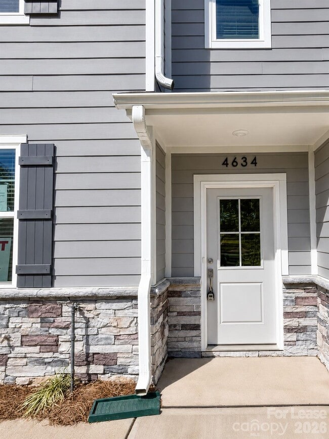 Building Photo - 4634 Dogwood Pl