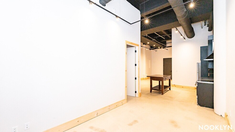 Building Photo - 255 18th St