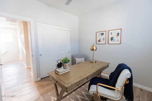 Building Photo - 3726 E Flower St