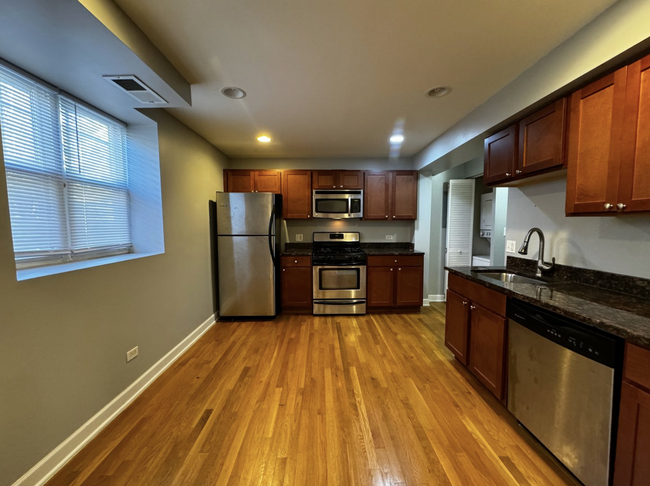 Stainless Steel Appliances including Dishwasher - 3641 W Leland Ave