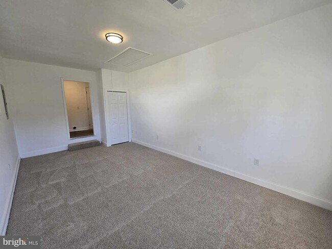 Building Photo - 254 Princeton St