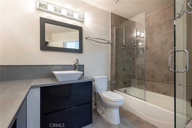 Building Photo - 13133 Le Parc Blvd