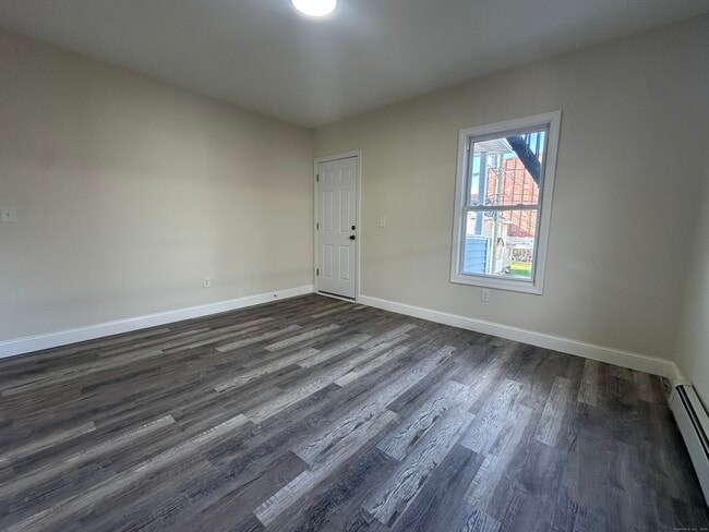 Building Photo - 85 Twiss St