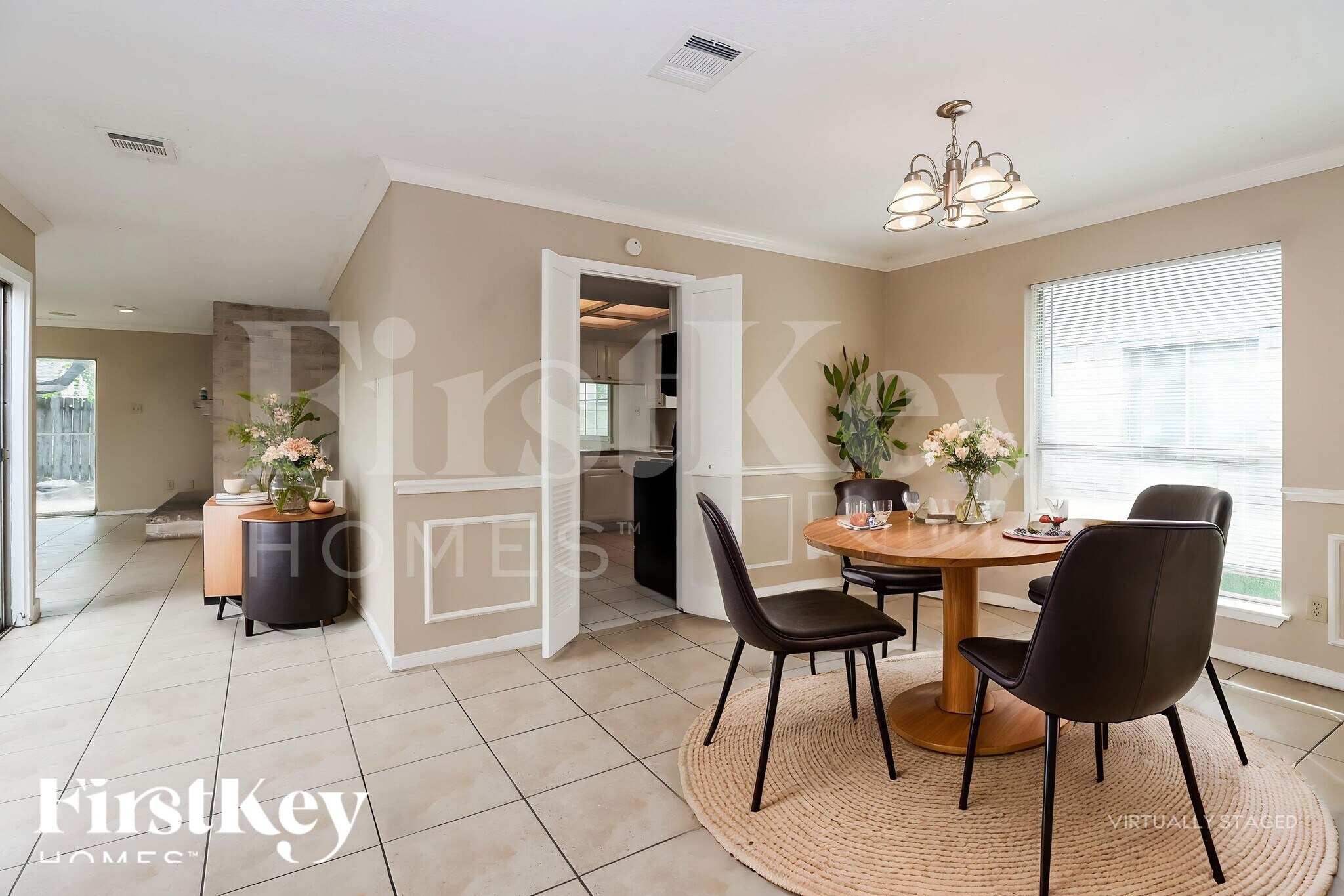 Building Photo - 7431 Navidad Rd