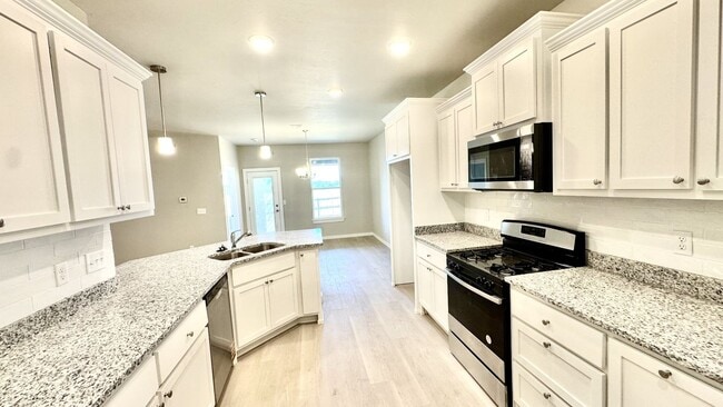 Building Photo - Beautiful Brand New 3-Bedroom Home in Coun...