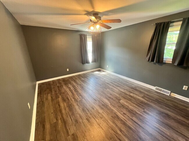 Building Photo - Single Family, Raised Ranch With Many Upda...