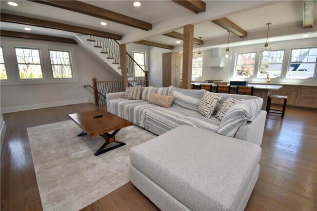 Building Photo - 5 Phil's Path