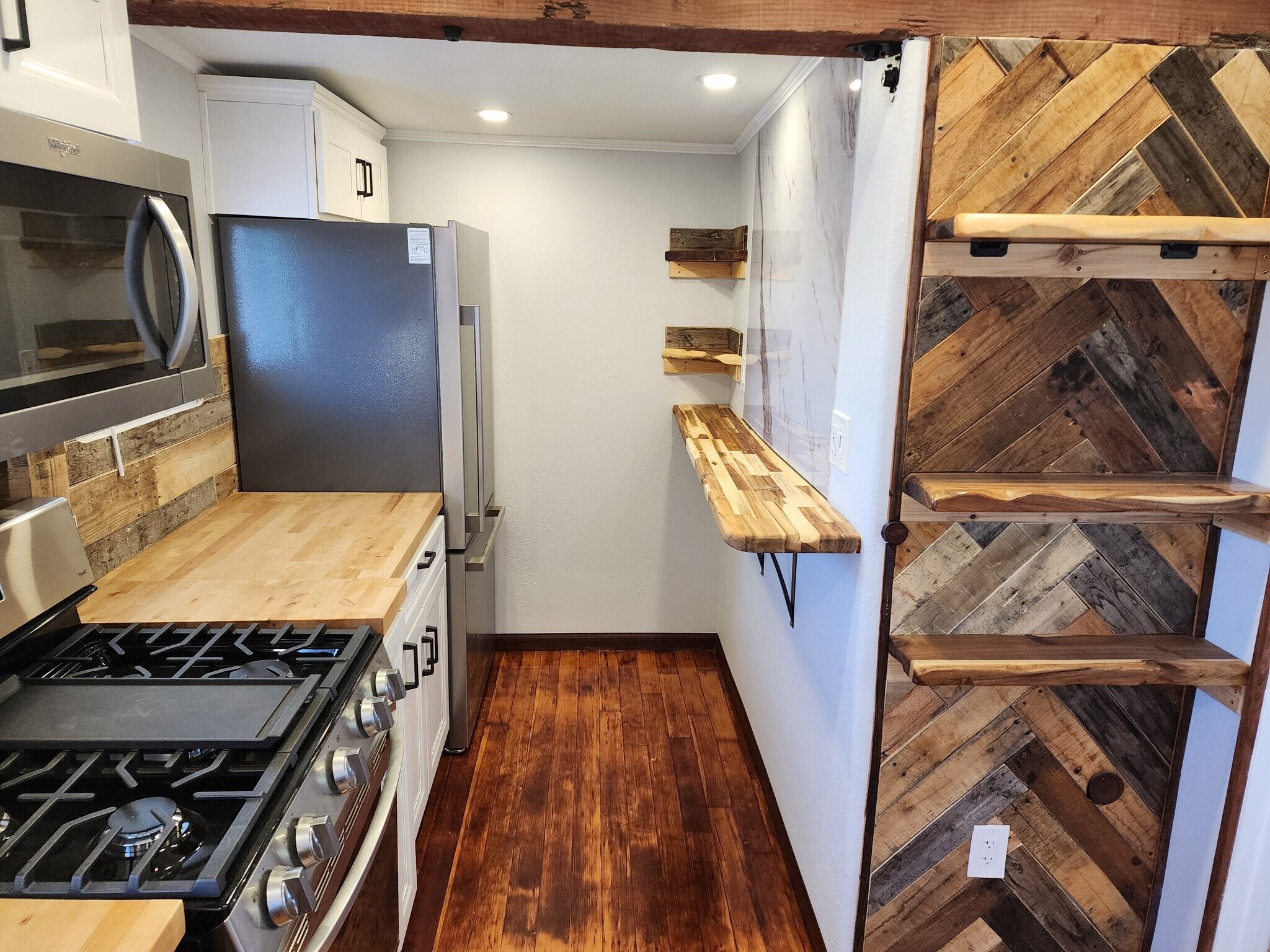 Building Photo - 3684 43rd St