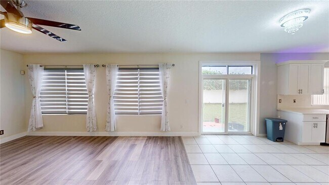 Building Photo - 3044 Camino Real Dr S