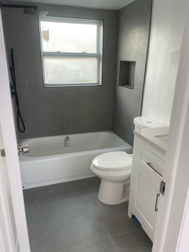 Building Photo - Beautiful, Remodeled 2/2 in Clearwater!! ASK ABOUT OUR MOVE IN SPECIALS!!