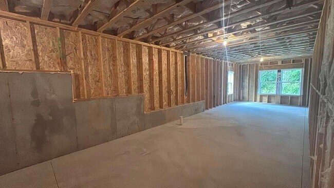 Building Photo - 5365 Travers Ln