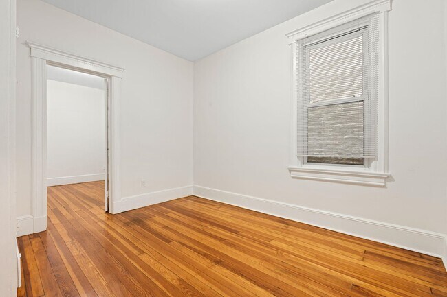 Building Photo - 114 Shippen St