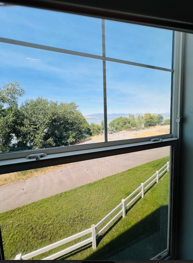Building Photo - Your Vineyard Home – 3?Bed, 2?Bath Condo