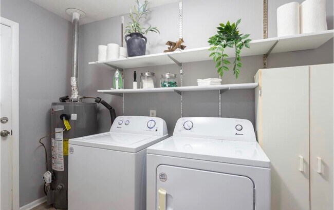 Building Photo - 947 Boswell Dr