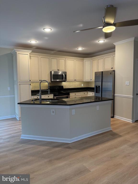 Building Photo - 47403 Darkhollow Falls Terrace
