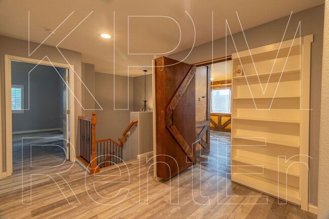 Building Photo - 6221 Crestview Cir