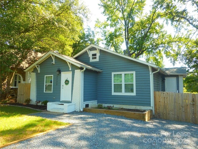 Primary Photo - 2233 Highland St