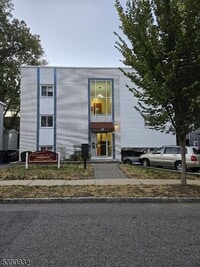 Building Photo - 43 Cottage St